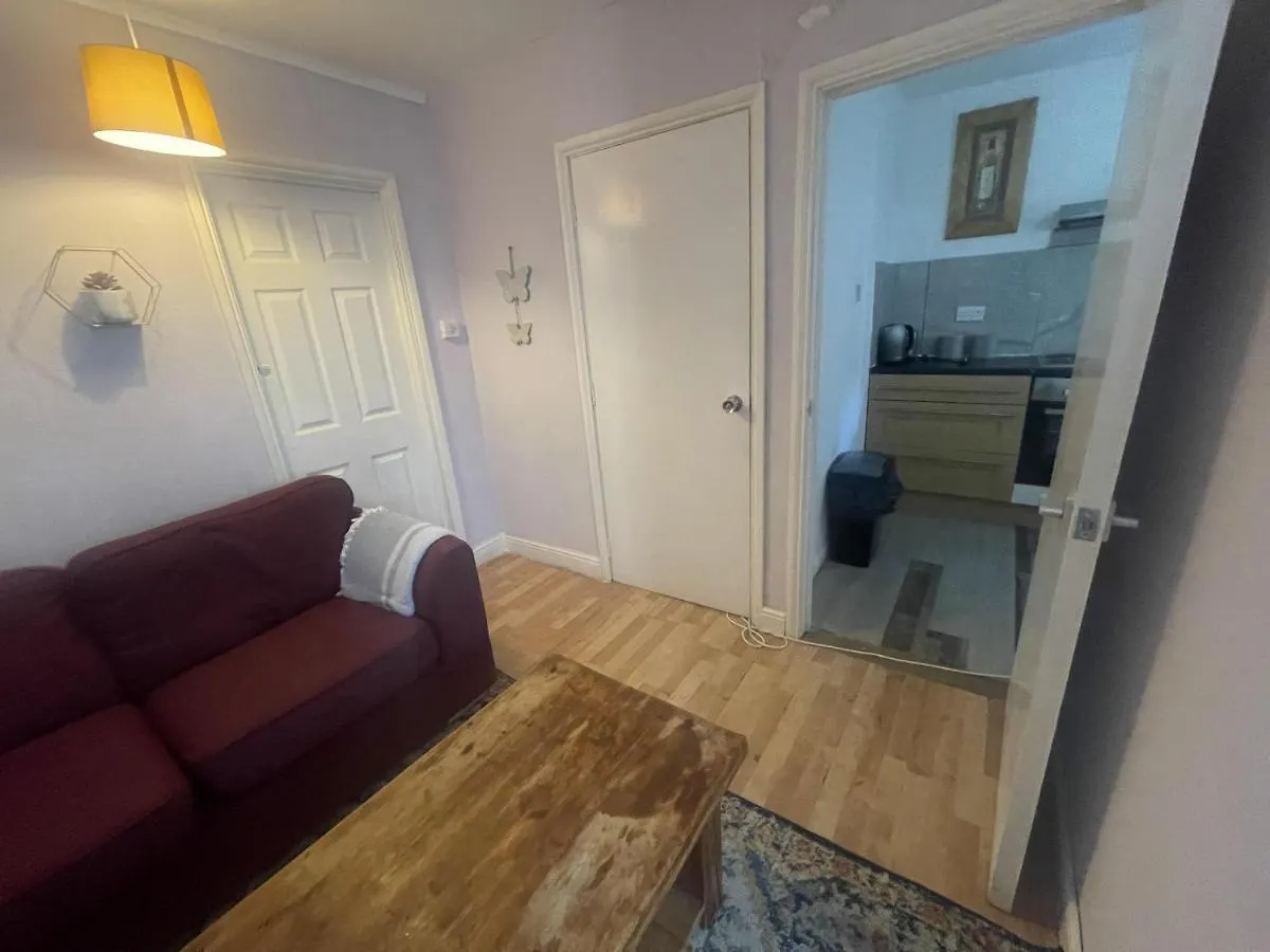 Comfy And Lovely 1-Bed Apartment In Лондон